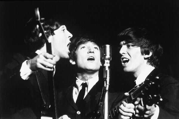 045. Постер: The Beatles: Paul, John и George поют вместе