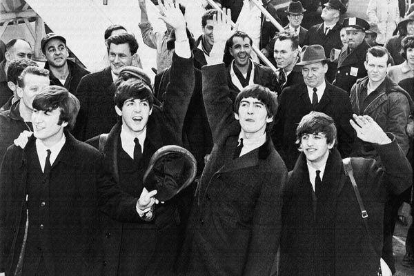 051. Постер: The Beatles в аэропорту Keннеди в Соединенных Штатах