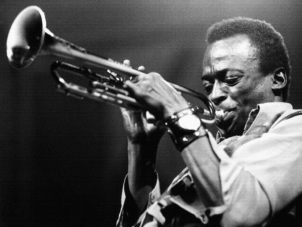 130. Постер: Miles Davis основатель таких стилей, как: modal jazz, cool jazz и fusion