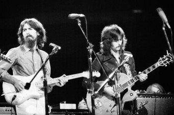 185. Постер: George Harrison и Eric Clapton на концерте для Бангладеш в Мэдисон Сквер Гарден