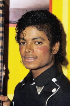 214. Постер: Michael Jackson позирует для альбома "Thriller"