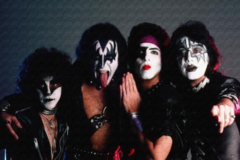 243. Постер: Kiss, которые смогли приобрести статус самой зрелищной команды