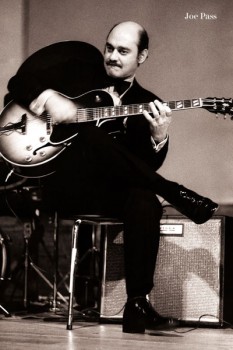 338-4. Постер: Joe Pass - культовый американский гитарист, открывший новые возможности для мира джаз-гитары