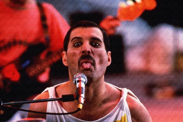 374. Постер: Freddie Mercury во время выступления, в 1986 году