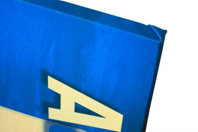 03-3. детализация: постер, ABBA на фоне национального флага